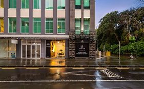 Condo In Queen St Cbd W Pool And Gym Zodiak Stays